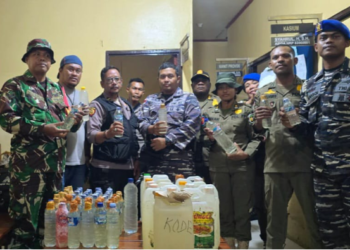 117 Liter Sopi ‘Tak Bertuan’ Disita Aparat Gabungan di Pelabuhan Pomako Timika