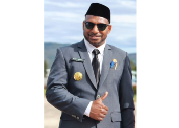 Lantik 24 Kepala Distrik, Bupati Yampit Nawipa Ingatkan Bekerja dengan Penuh Integritas, Jujur dan Disiplin