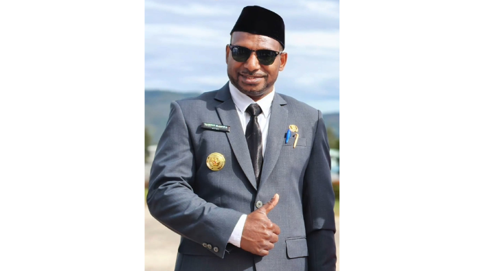 Lantik 24 Kepala Distrik, Bupati Yampit Nawipa Ingatkan Bekerja dengan Penuh Integritas, Jujur dan Disiplin