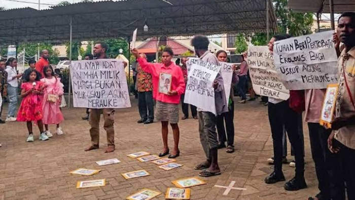 Aksi Bisu di Halaman Katedral, 11 Warga Merauke Ditangkap, Koalisi HAM Papua Desak Polisi Bebaskan Mereka