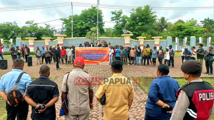 Massa Gelar Demo soal Konflik Kwamki Narama, Desak Pemkab Mimika Bertanggung Jawab
