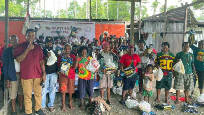 Kado Natal dan Tahun Baru, DPC BMP Salurkan Bantuan Presiden Prabowo untuk Warga Kurang Mampu di Mimika