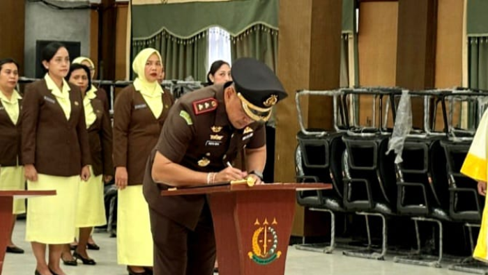 Kejagung Mutasi Besar-besaran, Putu Eka Suyantha Jabat Kajari Mimika