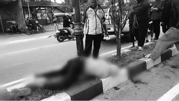 Tabrak Median Jalan di Pertigan Diana Mall Timika, Pengendara Motor Tewas di Tempat Kejadian