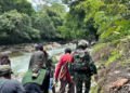 Lewati Hutan dan Sungai di Pegunungan Bintang, Prajurit TNI AD Evakuasi Ibu Hamil