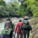 Lewati Hutan dan Sungai di Pegunungan Bintang, Prajurit TNI AD Evakuasi Ibu Hamil