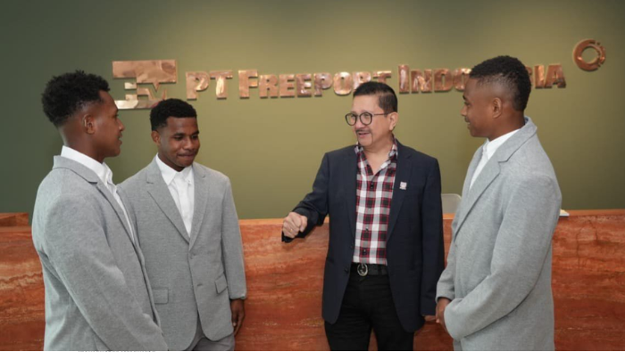 Tiga Pemain PFA Ikuti Elite Camp di Austria, Tony Wenas: Freeport Dukung Penuh Talenta Muda Sepak Bola Papua