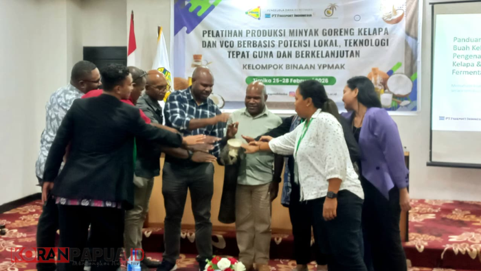 Pelatihan VCO YPMAK: Ubah Kelapa Jadi Sumber Penghasilan Berkelanjutan, Dr. Leonardus: Dorong Perubahan Kebiasaan