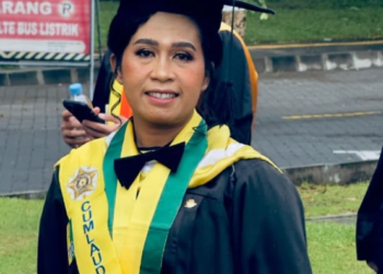 Proviciat Merlins R Waromi! Wanita Asal Papua Lulus Dokter Spesialis Tercepat di UGM