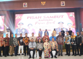 Pisah Sambut Kapolda Papua Barat, Gubernur Dominggus Apresiasi Prestasi Dua Putra Papua