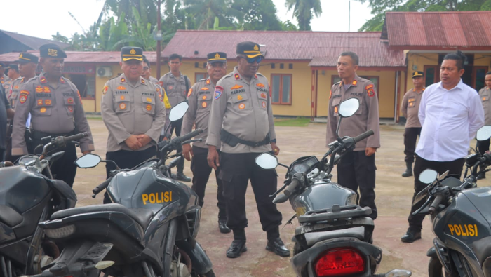 Kapolres Frits Erari Pimpin Langsung Pemeriksaan Kendaraan Dinas Personel Polres Supiori