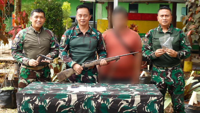 Pendekatan Humanis TNI Berbuah Hasil, Dua Senjata Api Diamankan di Kampung Mosso
