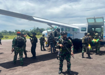 Satgas Korpasgat Perketat Pengamanan Bandara Korowai Batu, Distribusi Logistik Berlangsung Aman
