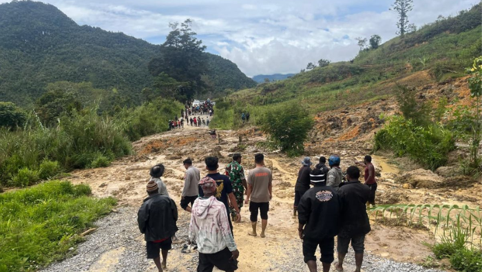 Jalan Penghubung Tolikara-Mamberamo Tengah Terputus, Polisi Mendata Terdapat Lima Titik Longsor