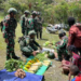 Program Belanja Kasih: Satgas Yonif 743/PSY Borong Hasil Kebun Mama-mama Papua