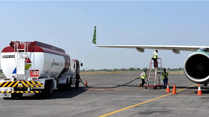 Dukung Harga Tiket Tetap Terjangkau, Pertamina Diskon 10 Persen Pengisian Avtur di  Dua Bandara Papua