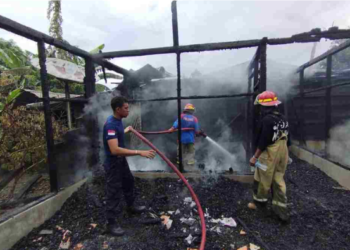 Satu Unit Rumah Ludes Dibakar Orang Tidak Dikenal