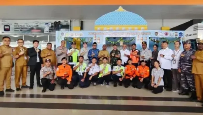 Gubernur Dominggus Turun Langsung ke Bandara Rendani, Pantau Arus Mudik Jelang Idul Fitri