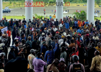 Gelar Aksi Hingga Sore, Tidak Ditemui Bupati, Aksi Forum Peduli ASN Papua di Mimika Pulang dengan Kecewa