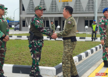 Perkuat Pengamanan Wilayah, Dansatgas Yon Parako 466 Pasgat Sambut Pangkodau III Kunker di Timika
