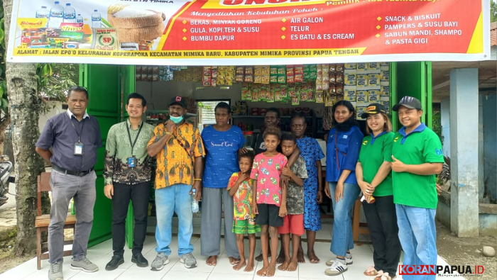 YPMAK Serahkan Empat Kunci Kios Kelontong, Dorong Peningkatan Ekonomi Amungme dan Kamoro