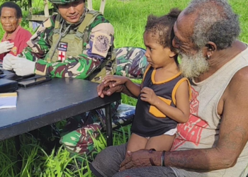 Potret Humanis: Yon Parako 466 Pasgat Hadirkan Pelayanan Kesehatan Gratis di Perkampungan Heinekombe