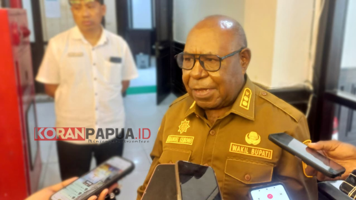 Wabup Emanuel: Hari Ini Wapres Kunjungi Timika, Rumput Belum Dibabat, Sampah Masih Menumpuk