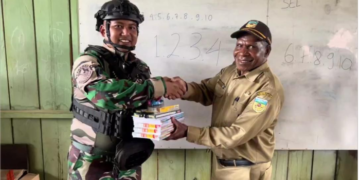 Sambut HUT TNI AU ke-80, Satgas Yon Parako 466 Pasgat Laksanakan Baksos di SDI 4 Distrik Aboy