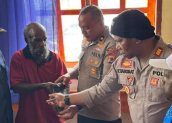 Keributan di Tengah Suasana Duka, Satu Warga Dilaporkan Tewas, Empat Polisi Terluka