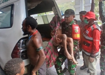 Tim Gabungan TNI-Polri  Evakuasi Pengungsi Korban KKB Legagak Telengeng ke RSUD Mulia