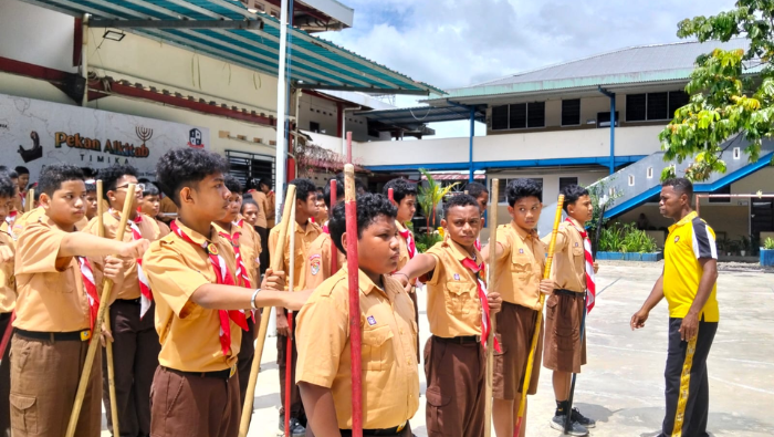 Tingkatkan Jiwa Patriot Sejak Dini, Polres Mimika Laksanakan Pembinaan Pramuka untuk Pelajar SMP