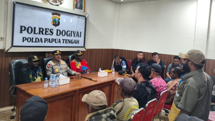 Dogiyai Berdarah: Kapolda Pastikan Penegakan Hukum Berjalan, AKBP Denis Diberi Waktu Enam Bulan