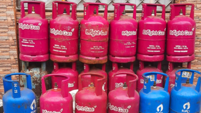 Bupati Johannes Rettob Imbau Warga Tak Panic Buying, Pasokan LPG Segera Normal