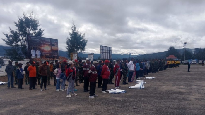 Yon Parako 466 Pasgat Dukung Pemkab Paniai Gelar Apel Gerakan Indonesia Asri