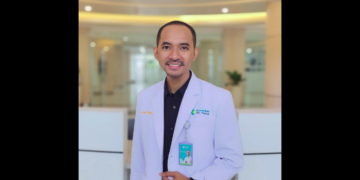 Pengabdian Tanpa Lelah: dr. Samuel Octovianus Dimara, Sp.M., Ahli Mata untuk Masyarakat Papua