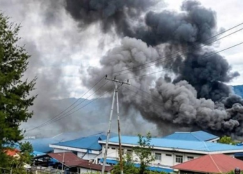 Kode Wanita Berjaket Loreng Terekam CCTV Sebelum Gedung RSUD Paniai Terbakar