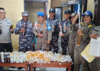 Puluhan Liter Sopi Tanpa Pemilik Gagal Masuk Timika