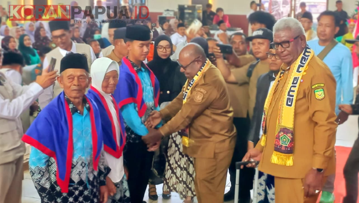 Bupati Mimika Lepas 120 Jemaah Haji Menuju Tanah Suci, Jemaah Tertua Berusia 90 Tahun