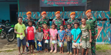Satgas Yon Parako 466 Pasgat Hadirkan Kebahagiaan untuk Anak-Anak Perbatasan Boven Digoel