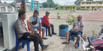 Langkah Kecil yang Bermanfaat: Aipda Budiman Sambangi Pos Security Masjid Baiturrahman Timika