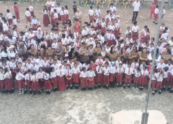 Edukasi Pembentukan Karakter Siswa SDN 4 Timika, Polsek Miru Usung Tema ‘Honai Smart Character’