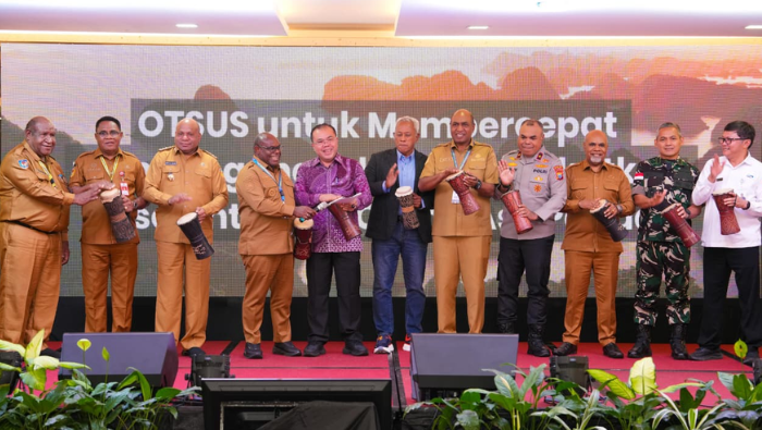Enam Gubernur dan 42 Bupati se-Papua Raya Kumpul di Timika, Ini yang Dibahas