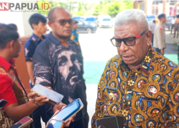 Rolling Jabatan Belum Dilakukan, Bupati Johannes Rettob Minta ASN Fokus Bekerja