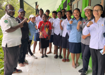Langkah Kecil dari Mokwam: Napaki Jalan Panjang Anak-anak Papua untuk Bisa Sekolah