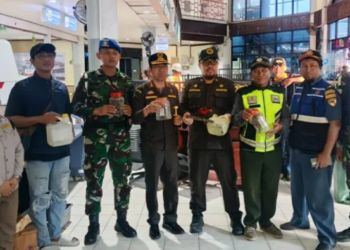 TNI AL Gagalkan Penyelundupan Enam Burung Kasturi Kepala Hitam