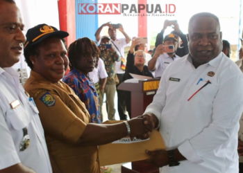 133 Kepala Kampung dan Ketua Bamuskam di Mimika Terima SK Perpanjangan Masa Jabatan Hingga 2027