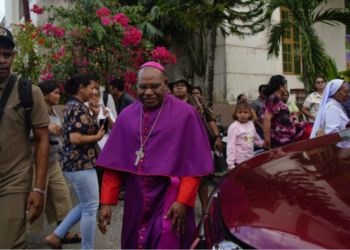 Mengenang Almamater, Uskup Timika Mgr. Bernardus Pimpin Misa Harian di SMP Don Bosco Fakfak