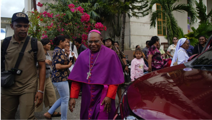 Mengenang Almamater, Uskup Timika Mgr. Bernardus Pimpin Misa Harian di SMP Don Bosco Fakfak