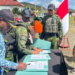 Merah Putih Berkibar di Puncak Jaya: Dukungan Satgas Pasgat Antarkan Lima Simpatisan kembali ke NKRI