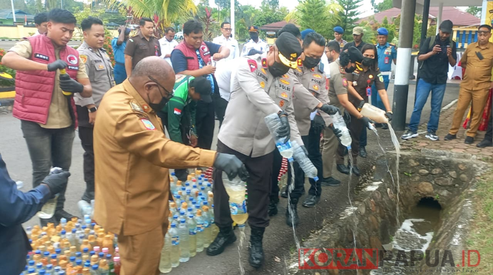 Polres Mimika Musnahkan Lebih dari 3.000 Liter Miras Ilegal, Hasil Operasi Enam Bulan